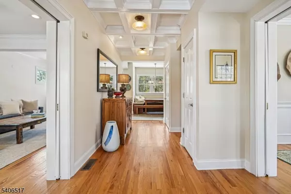 Summit City, NJ 07901,61 TULIP STREET