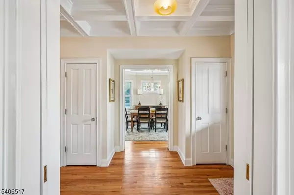 Summit City, NJ 07901,61 TULIP STREET