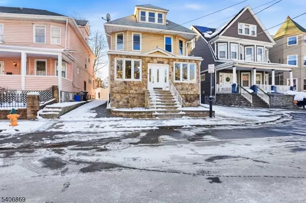 71 Oakland Ter, Newark City, NJ 07106