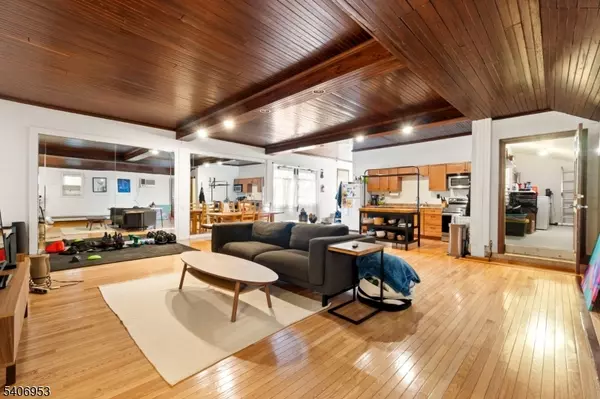 Montclair Twp., NJ 07042,9 Prospect Ter, CH