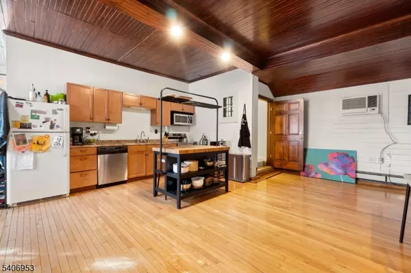 Montclair Twp., NJ 07042,9 Prospect Ter, CH