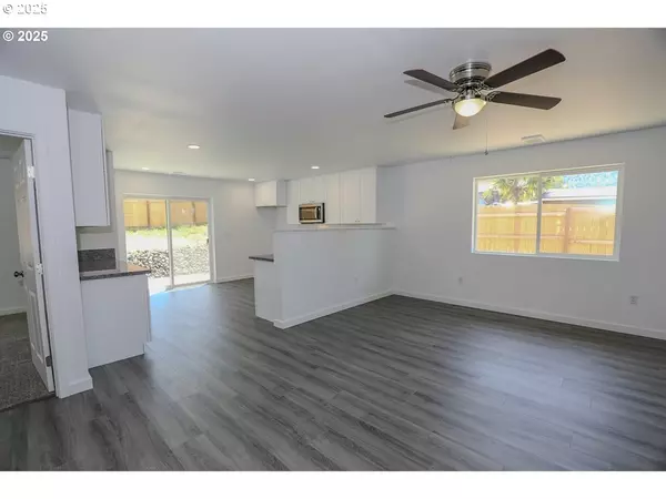 Roseburg, OR 97470,650 NE POLK ST