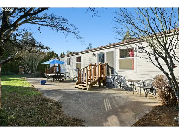 604 SE Forest LN, Cascade Locks, OR 97014