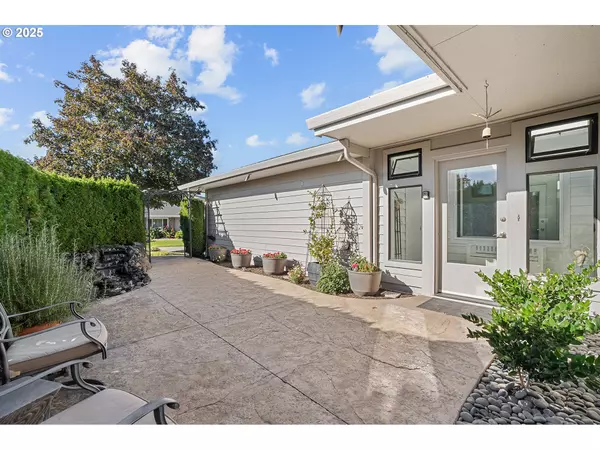 Wilsonville, OR 97070,32215 SW East Lake PT