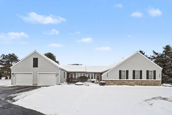 1197 Sunview DR #14, St. Johns, MI 48879