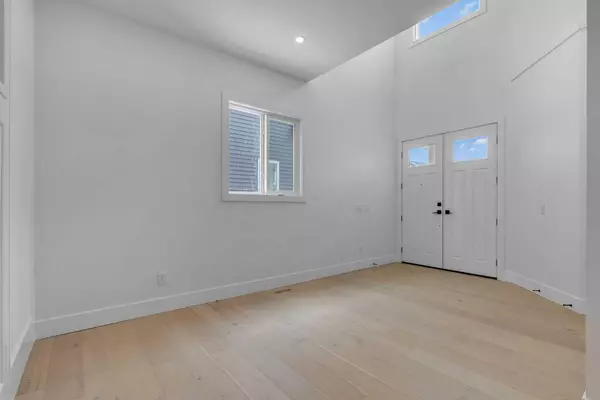 Chestermere, AB T1X 2S7,223 Kinniburgh LOOP