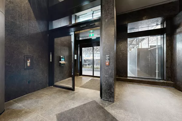 Toronto C10, ON M4P 1V7,110 Broadway AVE #2407S