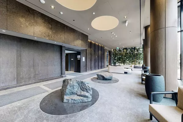 Toronto C10, ON M4P 1V7,110 Broadway AVE #2407S