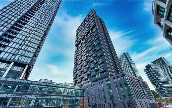 1 Quarrington LN #805, Toronto C13, ON M3C 0S4