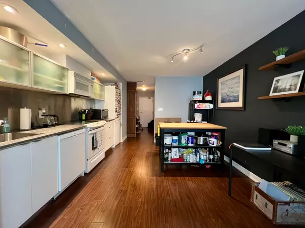 Toronto C01, ON M5V 3Y9,4K Spadina AVE #1916