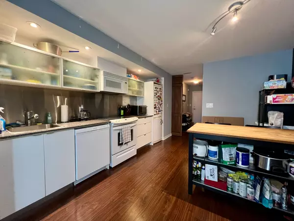 Toronto C01, ON M5V 3Y9,4K Spadina AVE #1916