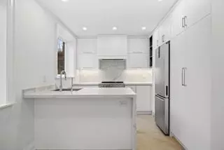 Toronto C04, ON M6C 2C5,1006 Eglinton AVE W #Unit 1