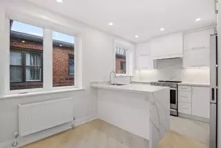 Toronto C04, ON M6C 2C5,1006 Eglinton AVE W #Unit 1