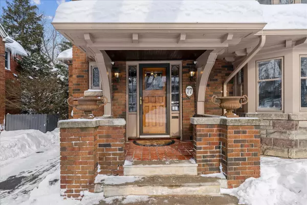 Toronto C04, ON M5M 2T4,77 Joicey BLVD