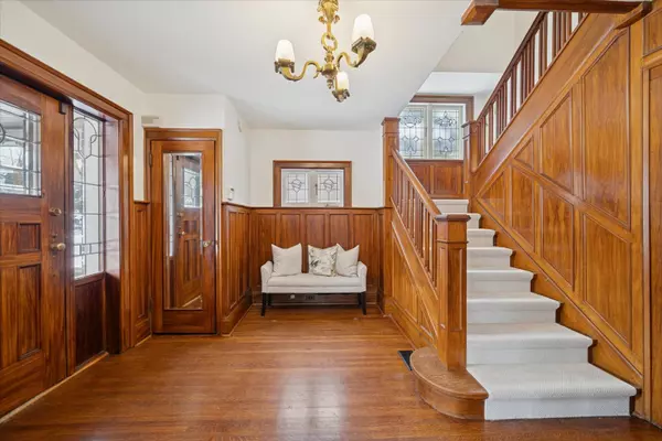 Toronto C04, ON M5M 2T4,77 Joicey BLVD