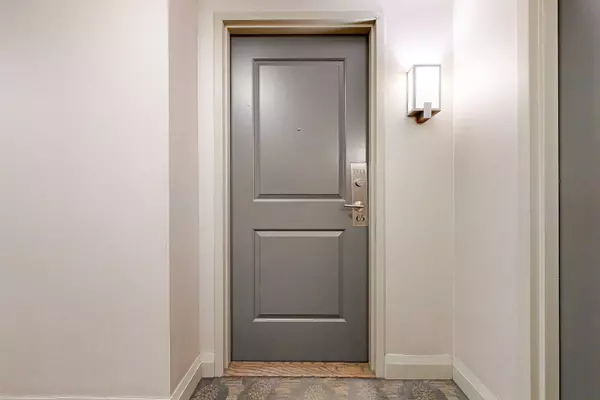 Toronto C01, ON M6K 0A2,65 East Liberty ST #1911