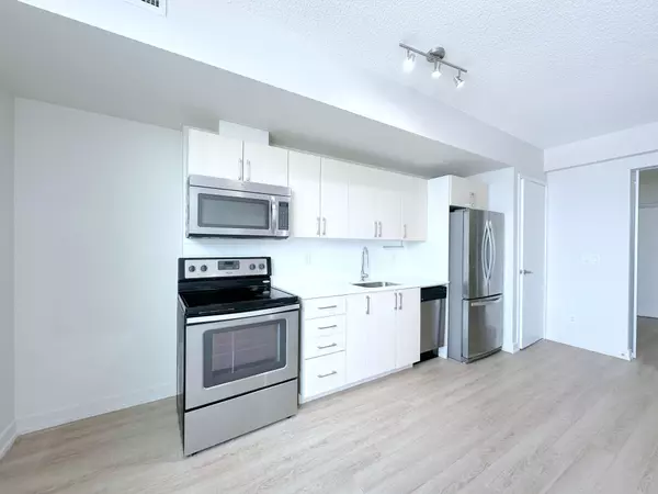 Toronto E02, ON M4E 2J4,763 Woodbine AVE #403