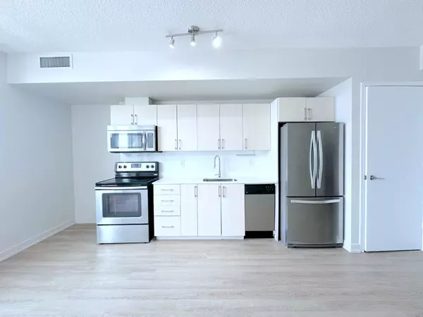 Toronto E02, ON M4E 2J4,763 Woodbine AVE #403