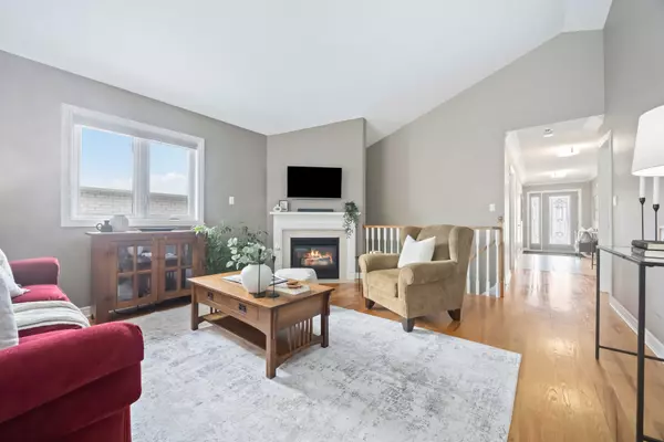 Whitby, ON L1R 3C8,7 Lady May DR