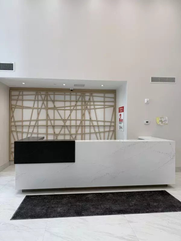 Clarington, ON L1C 7J8,51 Clarington BLVD #324