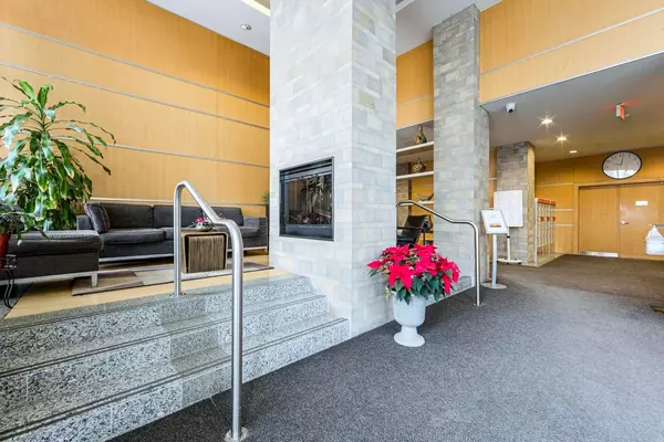 Toronto E09, ON M1H 0A1,68 Grangeway AVE #909