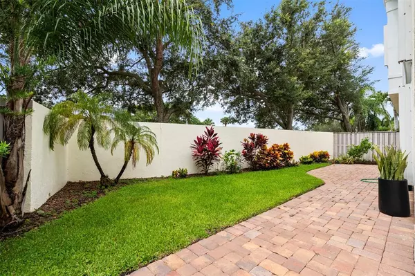 Palm Beach Gardens, FL 33418,8 Governors Ct