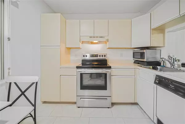 Coconut Creek, FL 33066,3039 Carambola Cir #3039