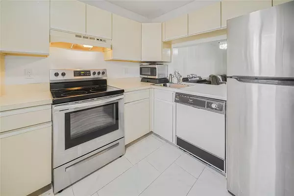 Coconut Creek, FL 33066,3039 Carambola Cir #3039