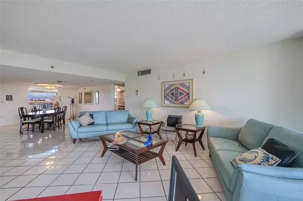 Lauderhill, FL 33319,3910 Inverrary Blvd #805-B