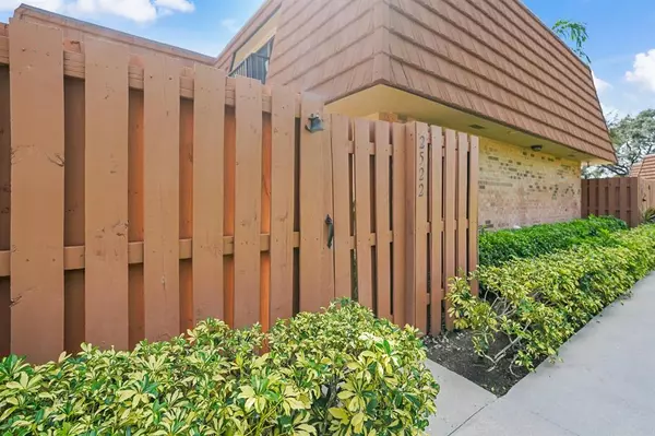 2522 Camelot Ct, Cooper City, FL 33026-3649