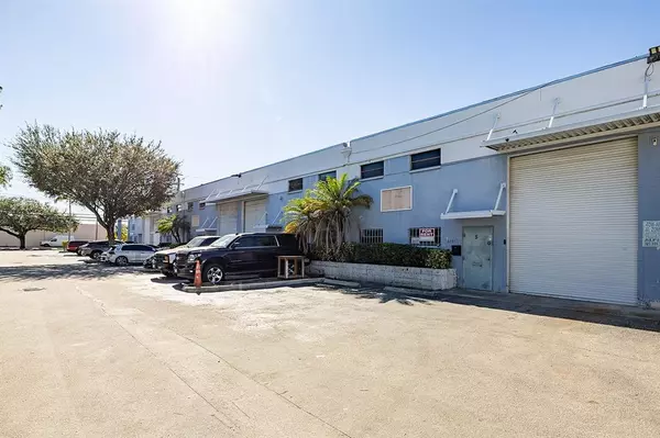 Miami, FL 33166,8285 NW 64th St ##5