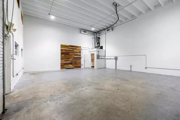 Miami, FL 33166,8285 NW 64th St ##5