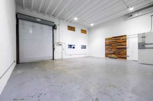 Miami, FL 33166,8285 NW 64th St ##5