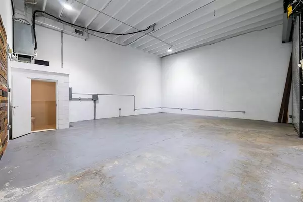 Miami, FL 33166,8285 NW 64th St ##5