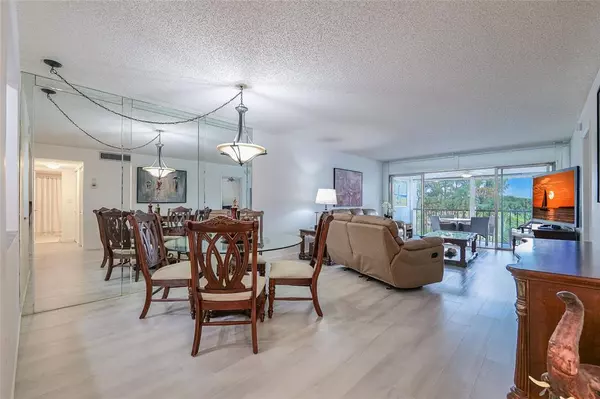 Lauderhill, FL 33319,3930 Inverrary Blvd #407-D