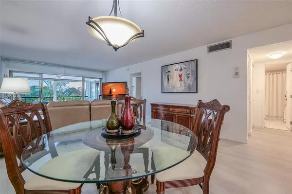 Lauderhill, FL 33319,3930 Inverrary Blvd #407-D