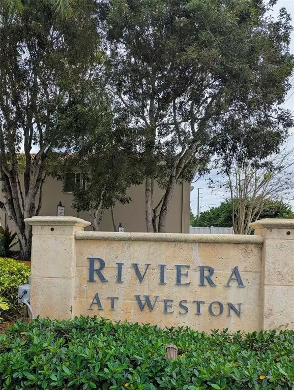 Weston, FL 33326,158 E Riviera Circle #158