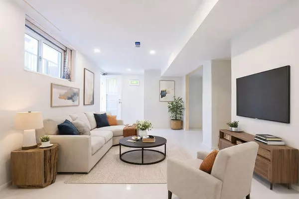 Innisfil, ON L0L 1W0,1038 Hardy WAY #Lower