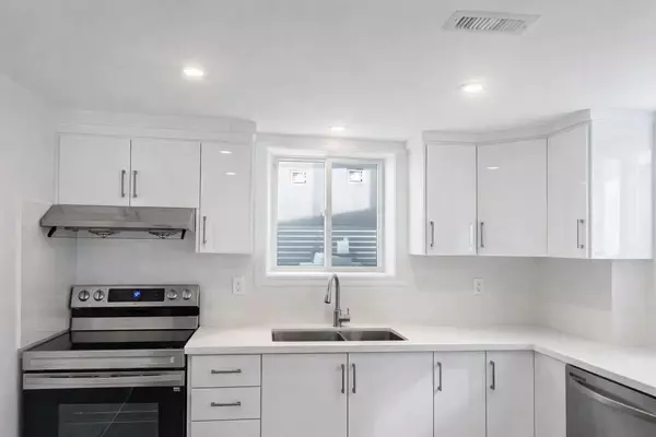 Innisfil, ON L0L 1W0,1038 Hardy WAY #Lower