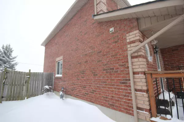 Barrie, ON L4N 0S6,157 Nathan CRES