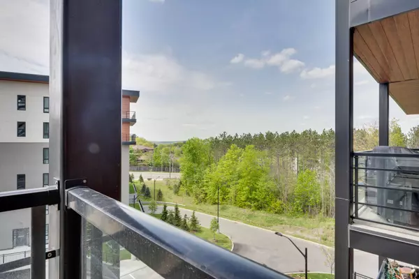 Barrie, ON L9J 0H3,302 ESSA RD #403