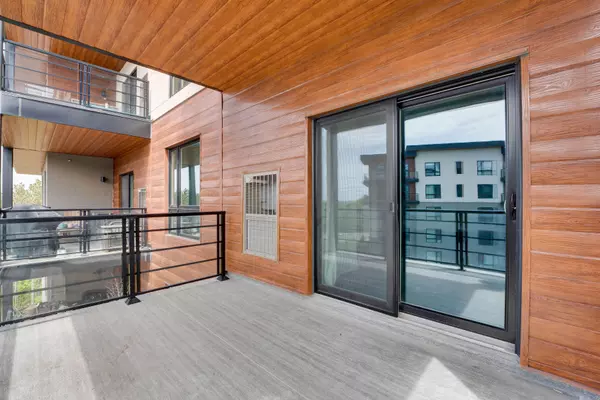 Barrie, ON L9J 0H3,302 ESSA RD #403