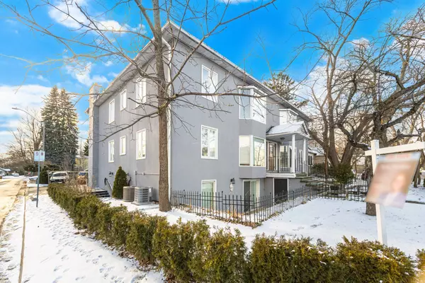 Oakville, ON L6J 3L8,312 Reynolds ST #3