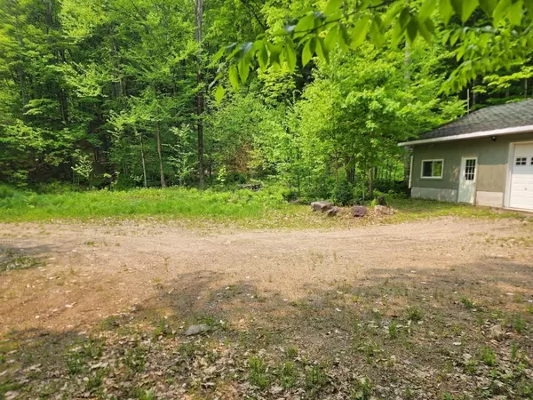Lake Of Bays, ON P0A 1H0,1028 Ronville RD