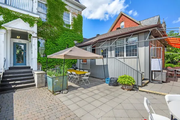 Brockville, ON K6V 1B3,64 King ST E