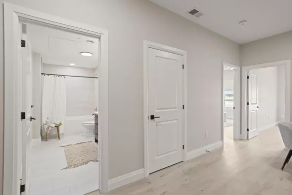 Lucan Biddulph, ON N0M 2J0,33318 RICHMOND ST #101