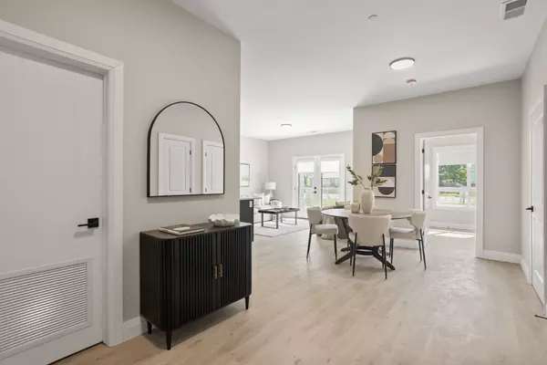 Lucan Biddulph, ON N0M 2J0,33318 RICHMOND ST #308