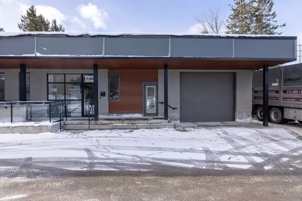 6206 Perth ST, Stittsville - Munster - Richmond, ON K0A 2Z0