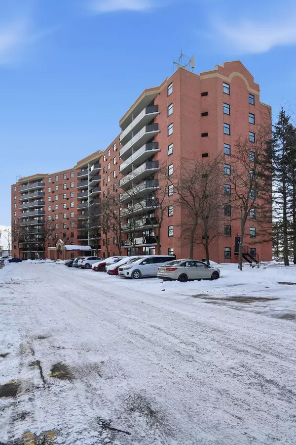 Brantford, ON N3P 1Z5,9 Bonheur CT #808