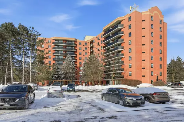 Brantford, ON N3P 1Z5,9 Bonheur CT #808